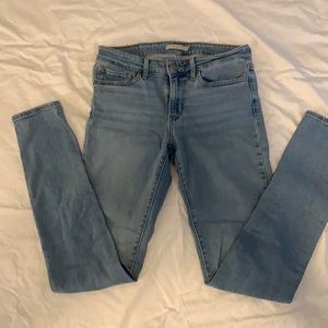 Levi’s 711 Skinny Jeans